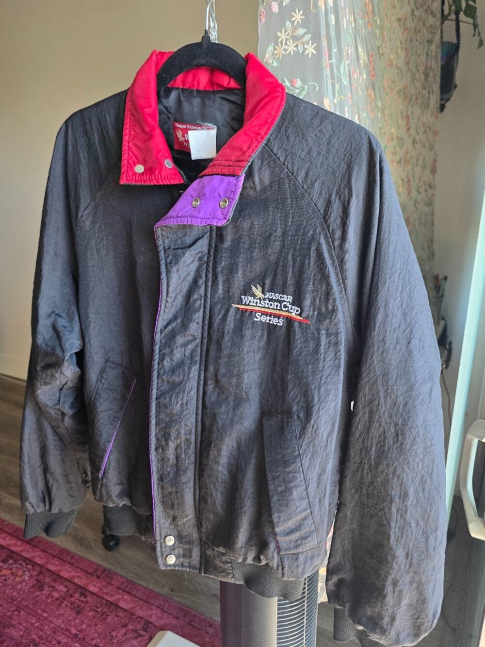Winston Cup NASCAR VTG Jacket Men's size S?